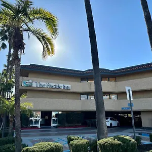 https://pacific-inn-seal-beach.topanaheimhotels.com